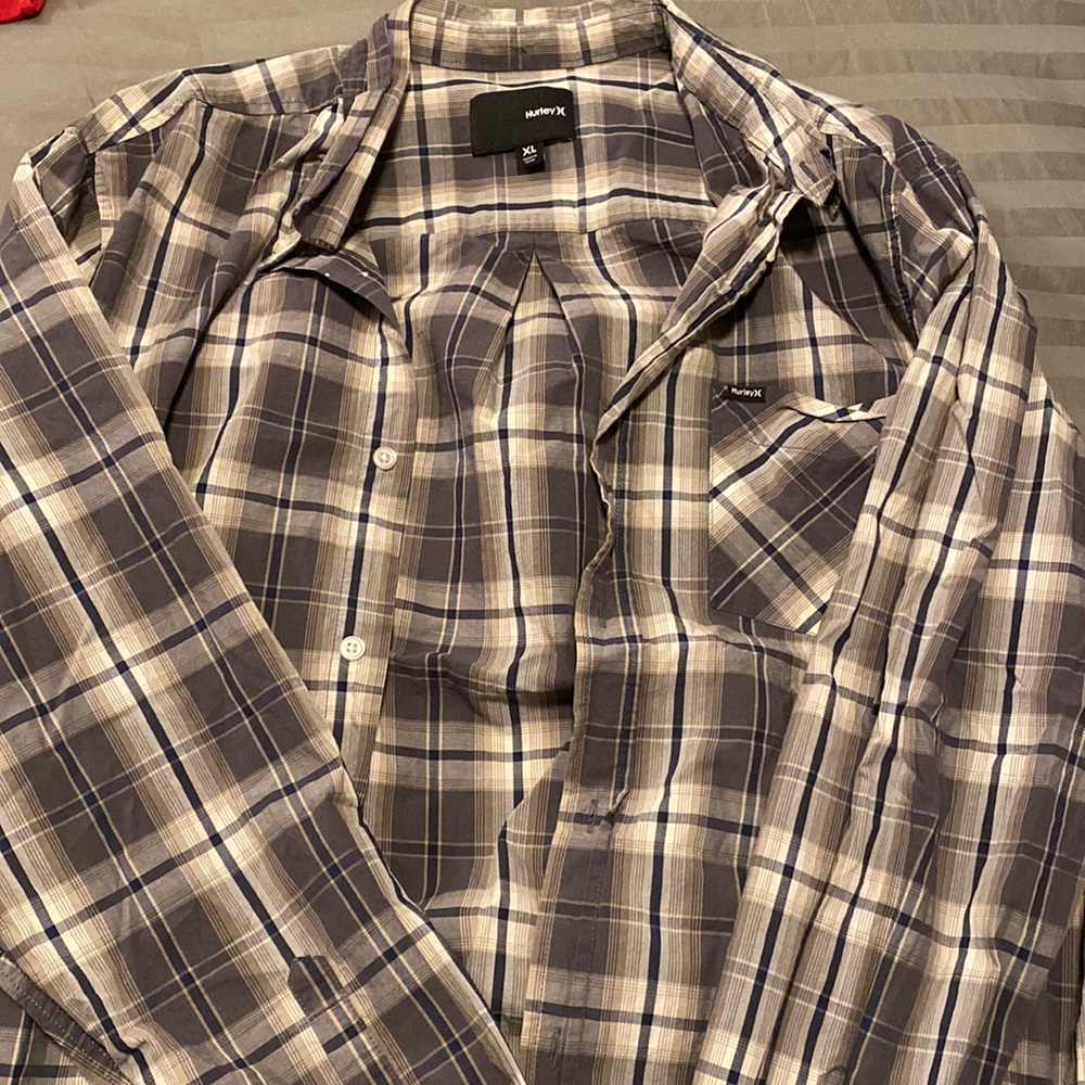 Mens Hurley casual shirt sized XL